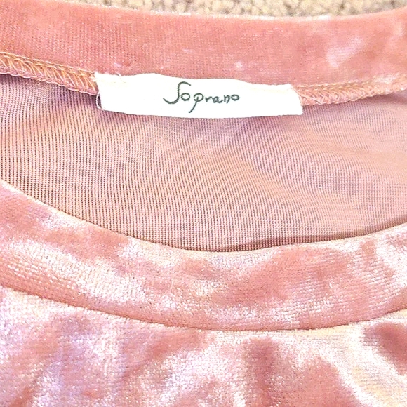 PINK VELVET TOP WITH RUFFLE ACCENT STRIPED BAND
